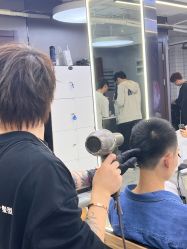 -藤野造型烫发染发