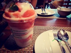 -Chom Cafe and Restaurant