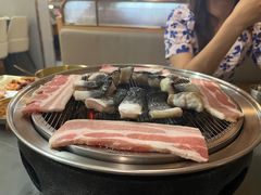 -围炉肉舍•炭烤活鳗•丹东海鲜烤肉(步行街店)