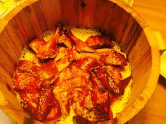 胡桃里烤鸡-繁花里音乐餐厅(新天地店)