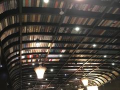 -钟书阁(松江泰晤士小镇店)