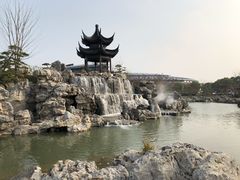 -上海滴水湖皇冠假日酒店