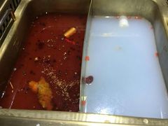 -东巴婆婆云南鱼豆花火锅(大东门店)