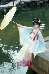 -一揽芳华汉服旗袍体验馆(拙政园店)