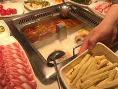 -海底捞火锅鲜切牛肉主题店(长寿路店)