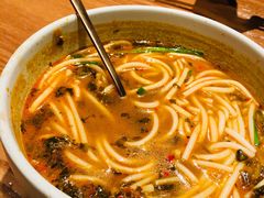 -云海肴·汽锅鸡·云南菜(天山百盛优客店)