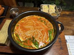 -银米·云南传统过桥米线(双廊黑金冠店)
