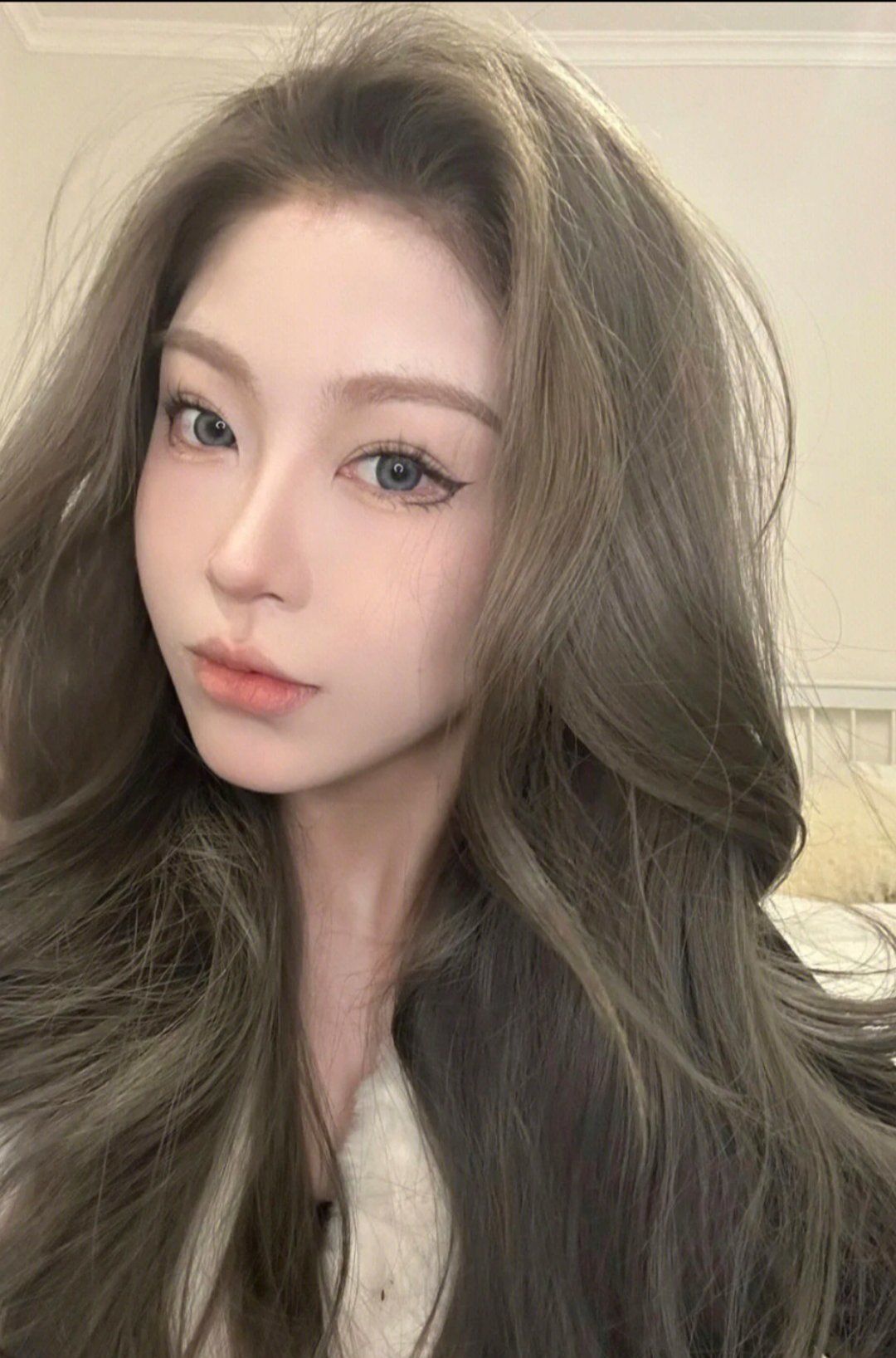 不一定非要漂闷青亚麻色不用漂发型师也可以