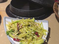 -万里闯关东铁锅炖菜馆(高新旗舰店)
