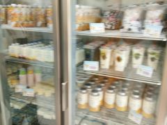 面包甜点陈列柜-白色日记·手作酸奶(麦凯乐店)