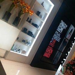 -TONI&GUY