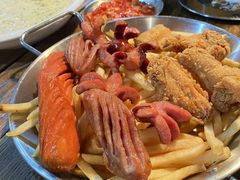 香肠炸鸡拼盘-MI WU FACTORY米屋美食工厂餐厅(绿地店)