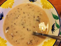 蘑菇奶油汤-萨莉亚意式餐厅(新洲家乐福店)