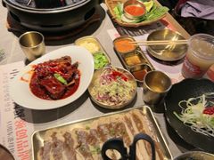 -草家酱蟹炭火烤肉店(珲春南路一店)
