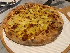 榴莲波波块块果肉披萨-必胜客(世欧广场店)