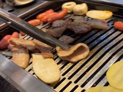 -臻牛烤肉
