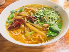 -越洋肖氏老米线(杨家坪店)