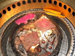 -山川小町·极番烧肉(新地假日广场店)
