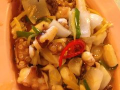 葱姜炒章鱼-拉威海鲜市场