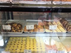 面包甜点陈列柜-读酥世家(宛平南路店)