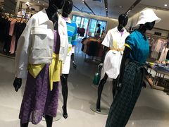 -URBAN REVIVO(济南领秀城贵和购物中心店)