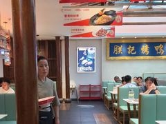 -阿瓦山寨·湘菜现炒·剁椒鱼头王(咸阳总店)
