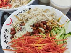 -牛一嘴·兰州牛肉面·大盘鸡(财富中心店)