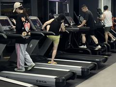 -超鹿运动(五四路恒力城店)