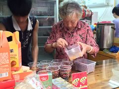 婆婆本人做仙草-八婆婆烧仙草(中山路店)