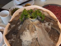 -茅草房·河畔园林火锅