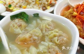 Crab Roe and Shrimp Wonton Noodles