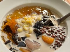 娟姗奶大满贯-RUXU入续鸳鸯糖水铺(万菱汇店)