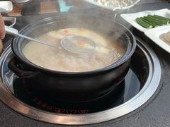 -大匠工房古船木艺术餐厅·猪肚鸡专门店(长白仙岛店)