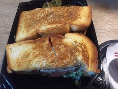 鸡肉芝士三明治-The Habit Burger Grill 哈比特汉堡(复兴soho店)