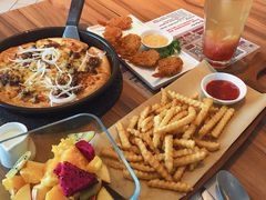 炙烤澳洲牛肉比萨（大方薄底）-必胜客(东岳店)