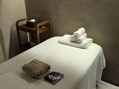 -灸春堂·艾灸·痛症·整脊连锁(之江银泰店)