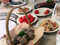 -左庭右院鲜牛肉火锅(浦江欢乐颂店)