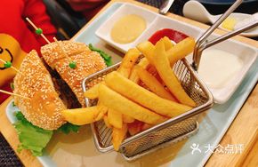 Signature Australian Angus Thick Beef Burger