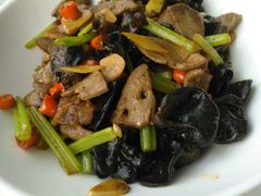 冬木耳炒猪肝-八府香鸭·啫啫煲(华山路店)