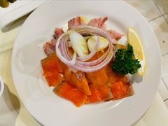 熏鱼拼盘-老井俄式餐厅