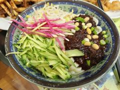 老北京炸酱面-老北京胡同口