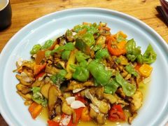 -老滇山寨•云南特色菜•地方菜•民族风情歌舞表演(金碧店)