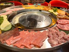 -哈哈碳都·牛肋条无限自助烤肉(台江万达店)