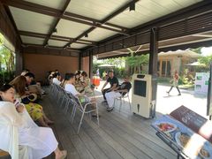 -Chom Cafe and Restaurant