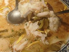 -桂二老坛酸菜鱼(三街两巷店)