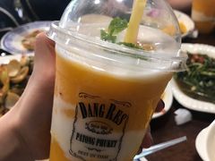 -Dang restaurant (patong phuket)