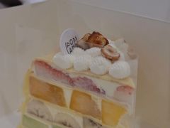 应季白巧水果千层-PAOPAO Bakery&Café(港汇店)