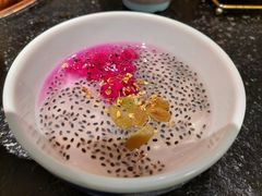 低卡奇亚籽冰冰粉-得意咚瓜·顺德鱼生·冬瓜火锅(深圳首店)