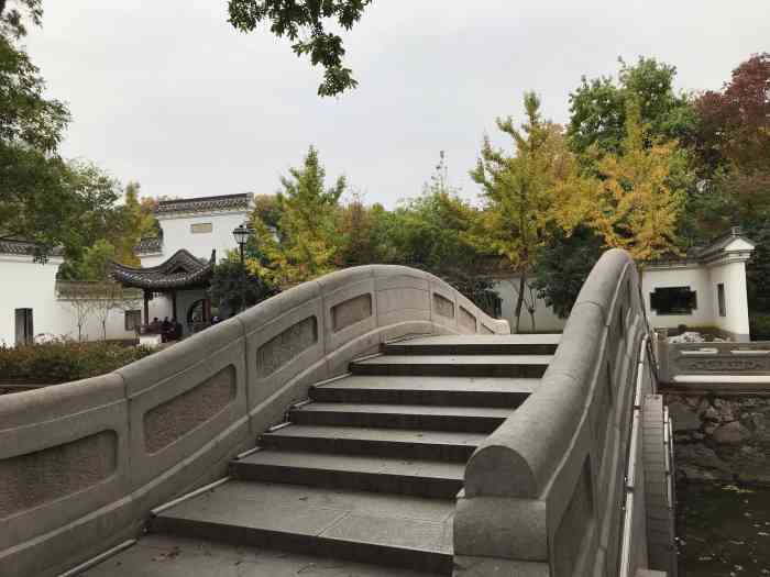 华罗庚公园-"入冬了,公园的树木这才变黄,照片拍出来还..."-大众点评