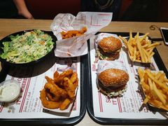 -The Habit Burger Grill 哈比特汉堡(复兴soho店)